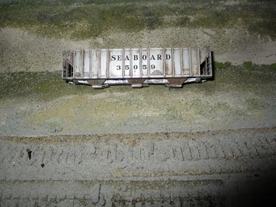 UNKNOWN MANUFACTURE   3 BAY HOPPER   SEABOARD SYSTEM  RD  #   35059  NO COUPLERS - Image 1 of 4