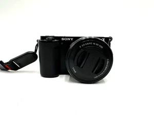 Sony ZV-E10 - 16-50mm OSS Objektiv - 4K Vlogging Kamera - guter Zustand - Bild 1 von 11