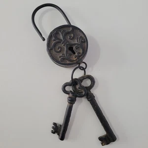Cerradura grande de hierro forjado y llaves decoración de pared negra con pátina antigua - Imagen 1 de 11