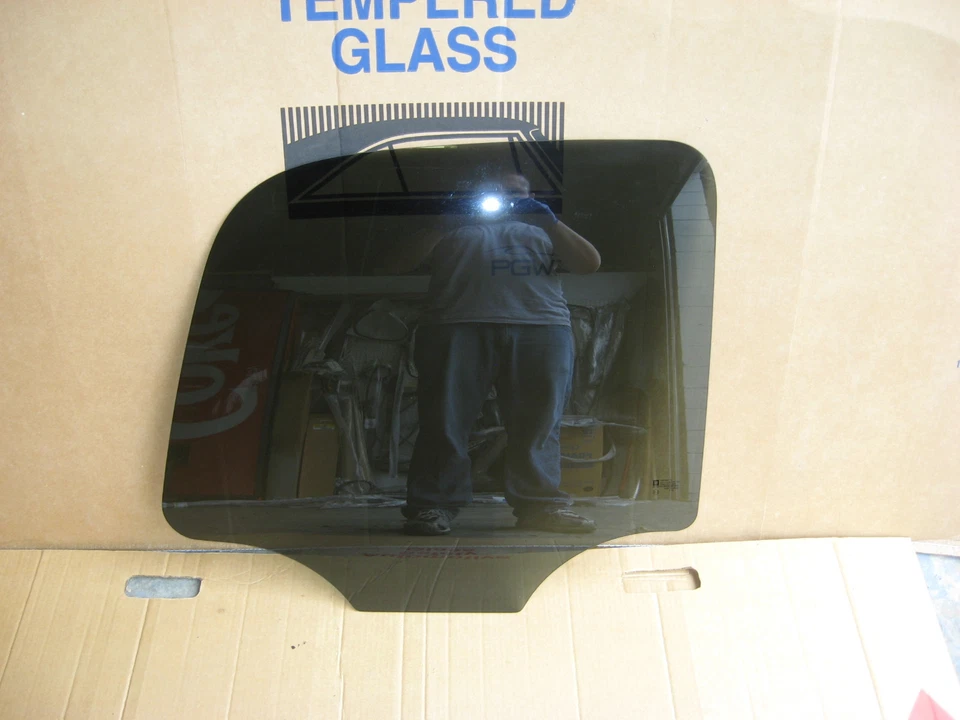 2007-2014 CHEVROLET TAHOE GMC YUKON PORTA TRASEIRA LATERAL DO PASSAGEIRO VIDRO DD11165YPN - Imagem 1 de 1