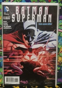 Batman/Superman (2013/#17) - Picture 1 of 2