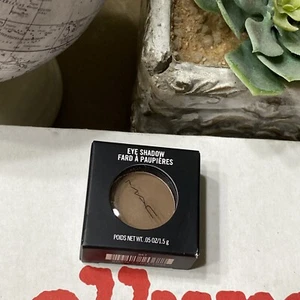 MAC Sandstone Matte Eye Shadow - Picture 1 of 2