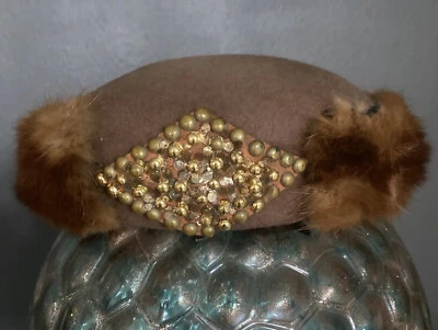 VTG BERET HAT FUR BROWN 100% WOOL 1940s - Pelts Inc Distributors NY USA  Sequins - Image 1 of 4