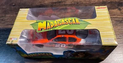 Nascar Tony Stewart Diecast escala 1/24 Madagascar #20 Car Action Foto 1 de 4
