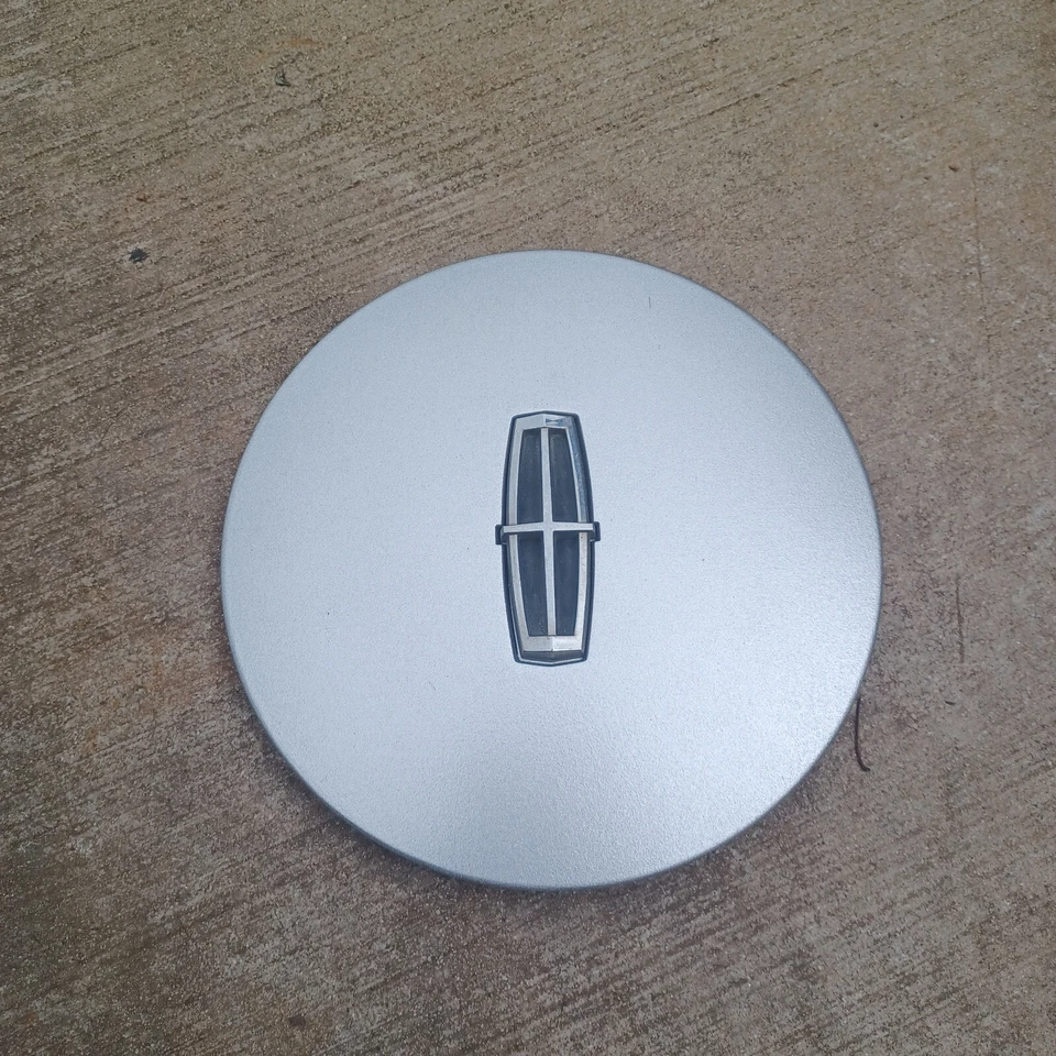 Tapa central Lincoln Continental 1988-1997 parte # F0OC-1A096-BA repintada Foto 1 de 3