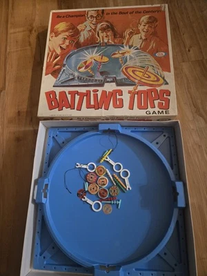 BATTLING TOPS VINTAGE 1968 IDEAL FAMILY BOARD GAME 4 PULLERS, 6 TOPS & 4 PEGS - Image 1 of 2