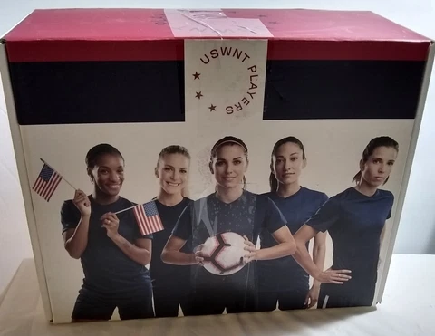 USA Womens National Soccer Team Players Collectors Gift Box Ball Headband Throw Cover