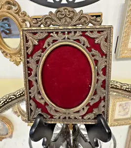 Vintage Victorian Brass Ornate Picture Frame Made in Italy Red Velvet AS IS D4:1 - Picture 1 of 7