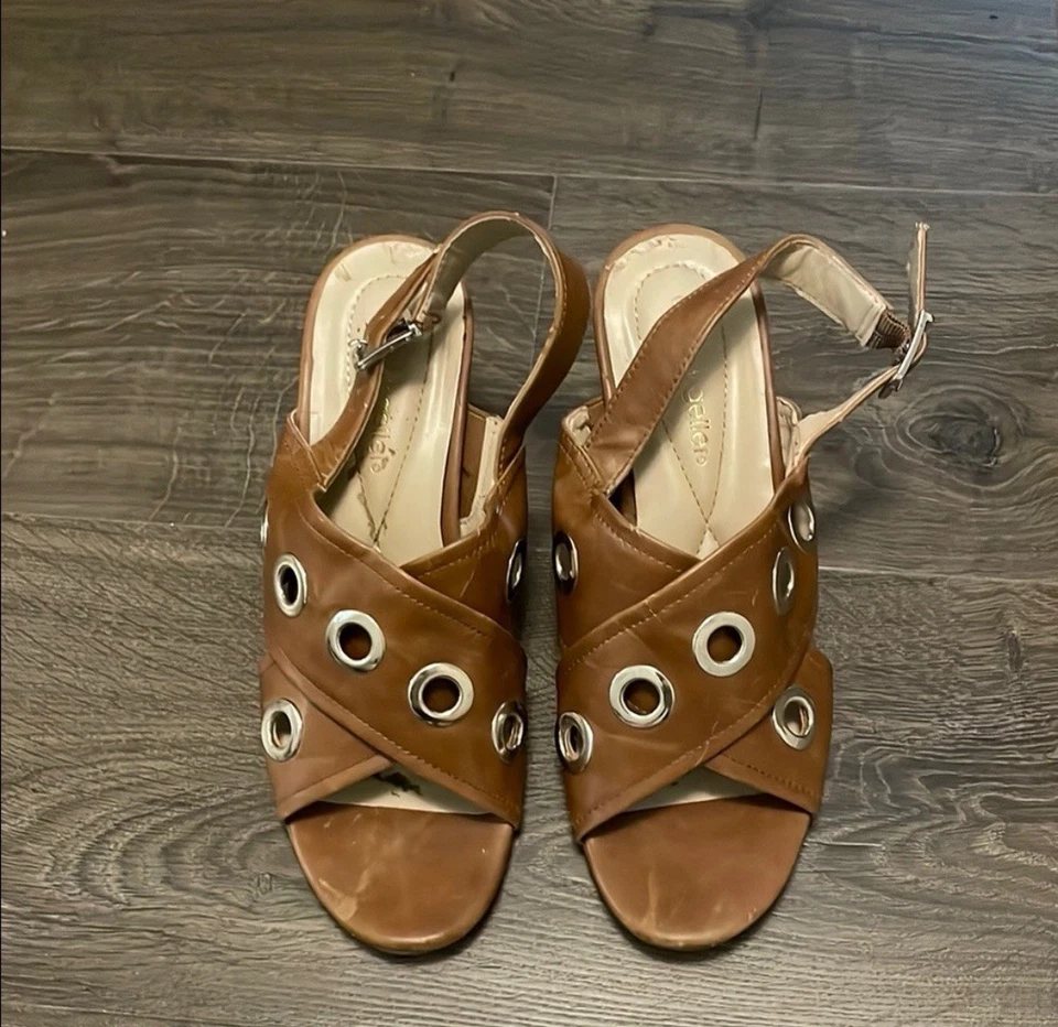 Andrew Geller Tan Slingback Sandals w/ Silver Circular Designs, Size 9M - Image 1 of 4
