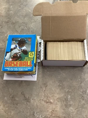 1979 O-Pee-Chee Baseball Partial Set (327) VG to EX With Box - Image 1 of 4