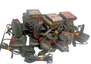 Pacchetto sistema Atari 2600 con console, 13 giochi, joystick, paddle e altro - Foto 1 di 14