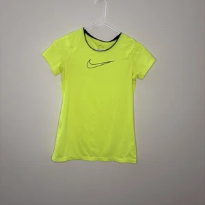 Nike Dri Fit Girls Kids XL Bright Neon Short Sleeve Shirt Yellow Sporty D4 - Picture 1 of 8