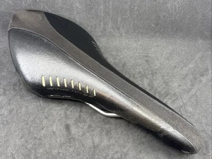 Sillín Fi:zi'k Arione K:ium Rail 2009 cuero negro bastante bueno usado - Imagen 1 de 17