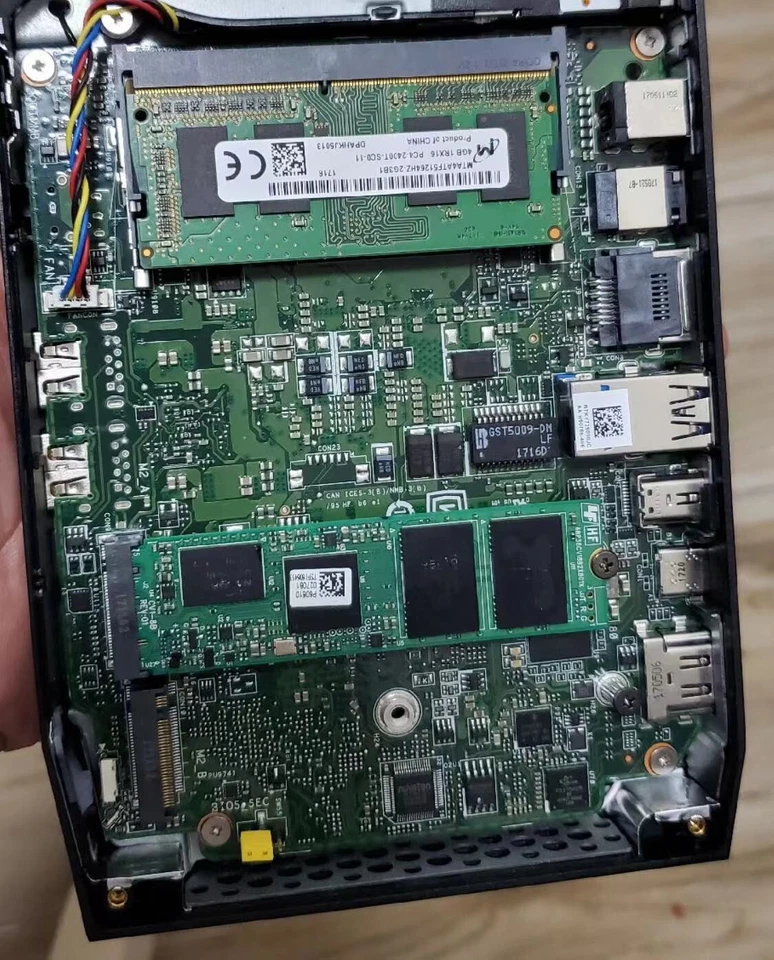 Intel NUC NUC6i7KYK Mini DDR4 PC Motherboard i7-6770HQ -only sell motherboard - Image 1 of 1