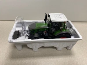 New FENDT 942 Vario Tractor Scale Model. 1:32 Scale Wiking - Picture 1 of 7