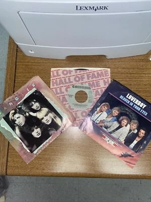 45 rpm records lot 80's Bangles, Ray Stevens w/ Willie, Loverboy (Top Gun) - Image 1 of 4
