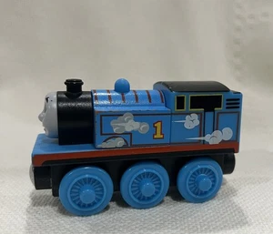 Tren de madera Thomas & Friends Roll N' Whistle Thomas BDG12 - Imagen 1 de 6