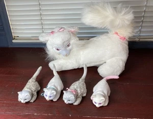 Vintage White Kitty Surprise with Babys Hasbro 1992 - Bild 1 von 16