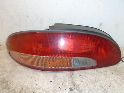 Luz trasera lateral izquierda 93 94 95 96 Eagle Summit Mirage Colt OEM  Foto 1 de 4