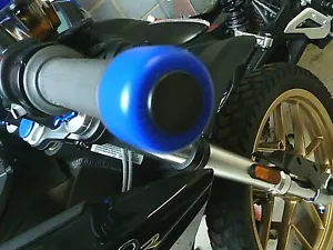 ZERO MOTORCYCLES DSR 2017-2020 BAR END SLIDERS PILZE PIUCKS KNÖPFE PADS BLAU - Bild 1 von 11