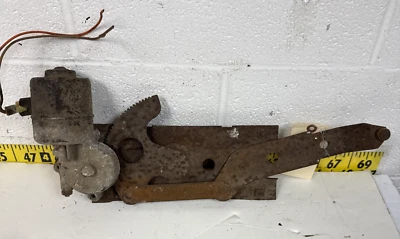 Oldsmobile Pontiac Chevrolet 1957 regulador de ventana eléctrico 1/4 derecha 2 puertas (bin48B) Foto 1 de 4