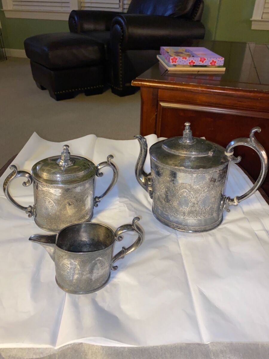 Reed & Barton Antique US Silver-Plated Teapots, Coffee Pots Reed & Barton Antique US Silver-Plated Teapots, Coffee Pots