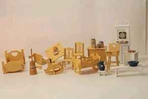 Vintage Holz Puppenhaus Möbel 15 Stück - Hochstuhl, Bank, Schaukelpferd + - Bild 1 von 14