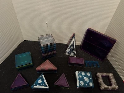 Lote de 70 azulejos magnéticos de construcción juguete de construcción algunos Picasso y sin marca Foto 1 de 4