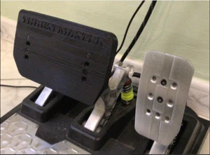 Thrustmaster Pedaliera T-LCM Pedale Frizione Freno Unico Mod pedals - Foto 1 di 1