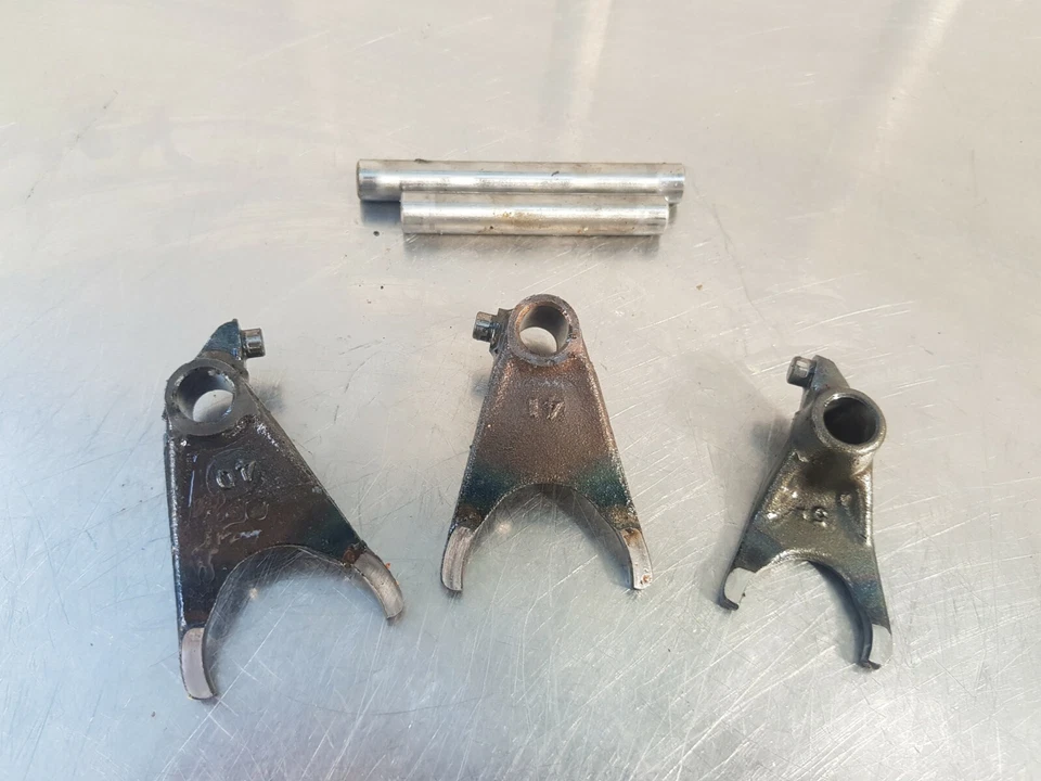 1999 KAWASAKI KX80 OEM SHIFT FORK TRANSMISSION ASSY KX 80 - Image 1 of 1