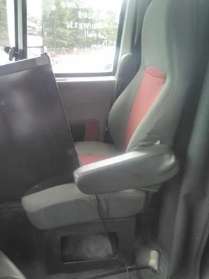 INTERNATIONAL PROSTAR 113 SEAT FRONT Right 3835462 - Image 1 of 2