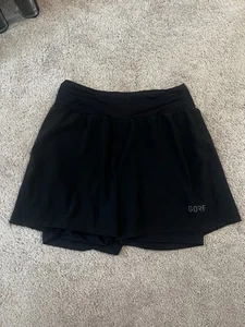 Women’s Gore Black Running Shorts Size Medium Built In Biker Shorts - Picture 1 of 3