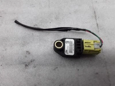 Sensor de choque delantero izquierdo L/F Toyota Avalon Z-13-1P 2006 Foto 1 de 3