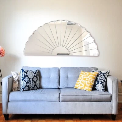 Зеркала акриловые в форме вентилятора в стиле ар-деко с белой подложкой и крючками - Изображение 1 из 4