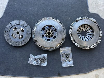 03-06 NISSAN 350Z INFINITI VQ35DE TRANSMISIÓN MANUAL VOLANTE EMBRAGUE OEM Foto 1 de 4