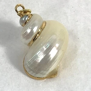 Gold Shell Pendant Natural Spiral Painted Accent Beach Ocean Nautical 1.33" - Picture 1 of 8