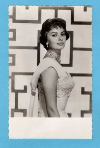 Sophia LOREN - CPSM Collection Carbone Kores N°946 (photo Star, Actrices) - Picture 1 of 2