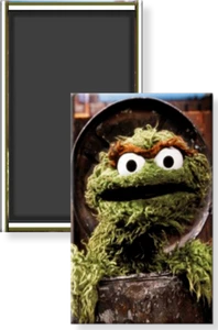 Sesamstraße Oscar der Grouch grün mürrisch Müll Puppe Bild Magnet 2 x 3 - Bild 1 von 3