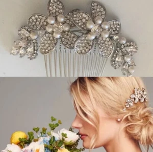 WEDDING BELLES CRYSTAL AND PEARL BRIDAL HAIR COMB SILVER 4” X 3” NWOT - Picture 1 of 12