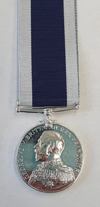 Medalla de largo servicio y buena conducta de la Royal Navy - Imagen 1 de 3