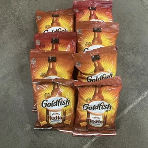 Pepperidge Farm Goldfish Galletas al horno Frank’s Red Hot Paquete de 8 - Imagen 1 de 6