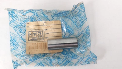 BOCCOLO DISTANZIALE VARIATORE GILERA RUNNER SP 50 2T ORIGINALE 480230 - Immagine 1 di 2