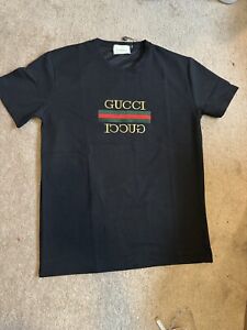 Gucci Black Mono Logo  T Shirt SZ Lg Stretch PRE OWNED VERY NICE