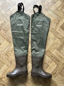 Daiwa Fishing Waders Size 6 Hip Waterproof Thigh Boots - Picture 1 of 8