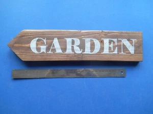 HANDMADE WOODEN RUSTIC ARROW SIGN 'GARDEN' WALL ART DECORATION - Picture 1 of 4