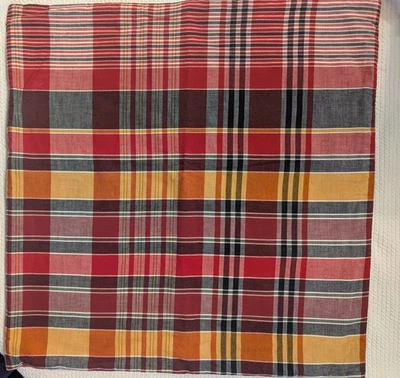 Funda de almohada Pottery Barn Quinn a cuadros 24x24 en rojo, azul, blanco y amarillo Foto 1 de 4