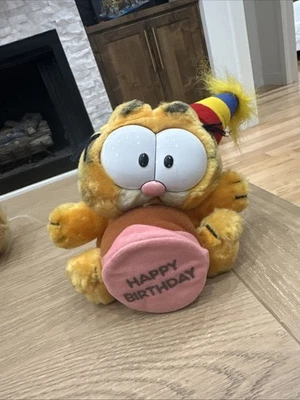 Juguete de peluche Dakin vintage años 80 feliz cumpleaños GARFIELD PATAS pastel de cumpleaños Foto 1 de 4