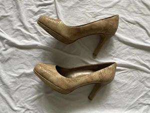 Moda Spana Tan Snake Skin High Kitten Heels Shoes Size 11M Slip On - Picture 1 of 8
