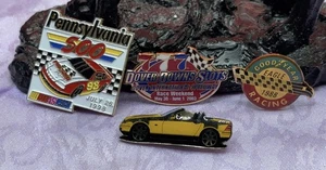 Konvolut 4 Autorennen Auto Thema Sammler Pins - Bild 1 von 3