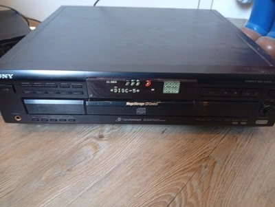 Sony CDP-CE525 5-fach CD Wechsler schwarz + Fernbedienung defekt - Bild 1 von 4